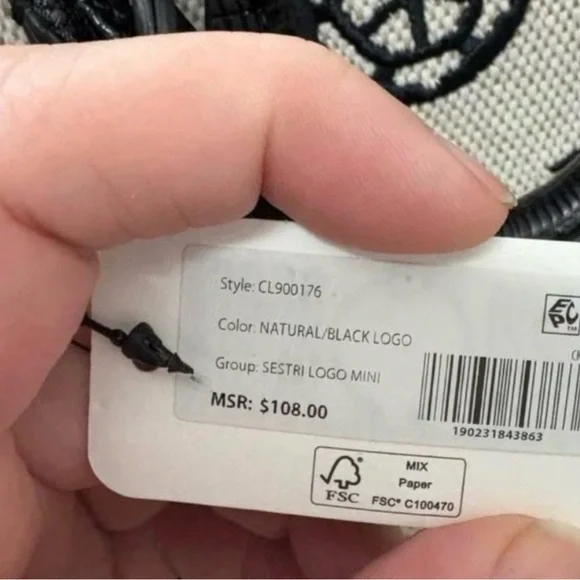 GUESS Black & Cream Logo-Pattern NEW - Picture 3 of 3